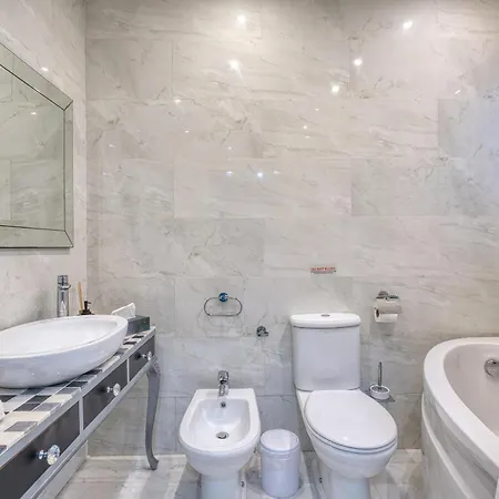 Wake Up To Harbour Views, Birgu Seafront 2Br Apartment