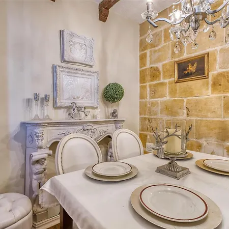 Wake Up To Harbour Views, Birgu Seafront 2Br Apartment