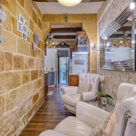 Apartment Wake Up To Harbour Views, Birgu Seafront 2Br Birgu