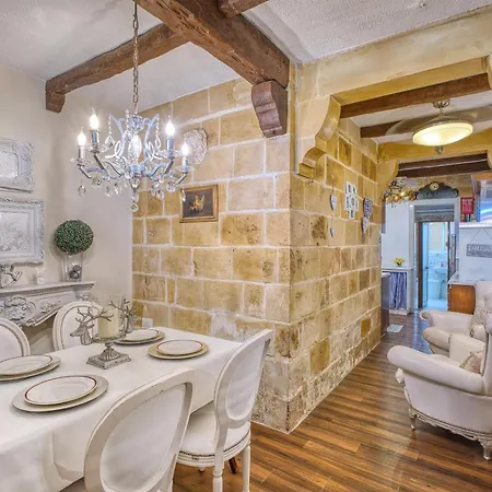 Wake Up To Harbour Views, Birgu Seafront 2Br Apartment