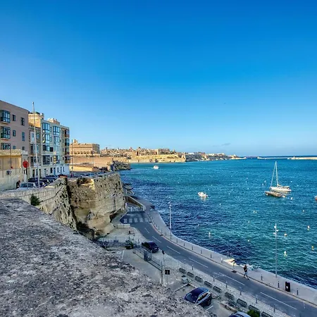Apartment Wake Up To Harbour Views, Birgu Seafront 2Br *