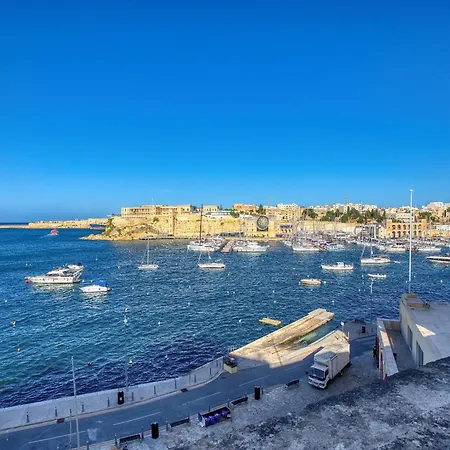 Apartment Wake Up To Harbour Views, Birgu Seafront 2Br *