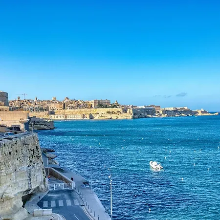 Wake Up To Harbour Views, Birgu Seafront 2Br Apartment