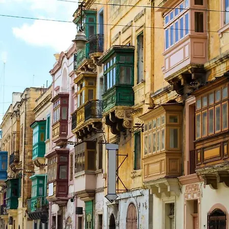 Wake Up To Harbour Views, Birgu Seafront 2Br Apartment